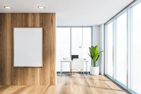 Home office bianco e legno con poster — Foto Stock