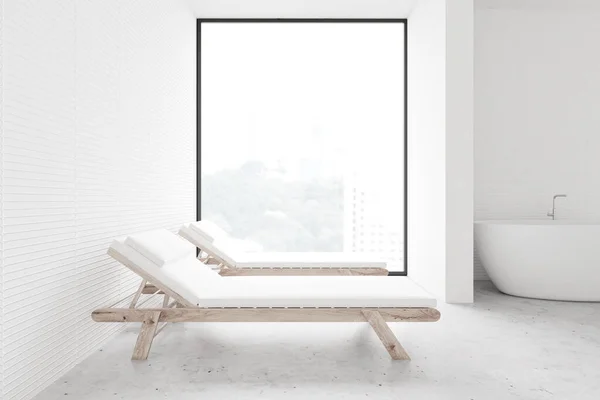 Białe wnętrze łazienki spa z ławkami — Zdjęcie stockowe