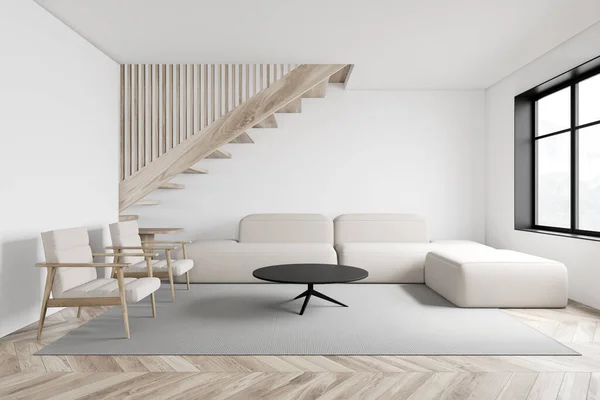 Белая гостиная с креслами и диваном — стоковое фото