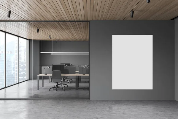 Сірий відкритий офісний простір з плакатом — стокове фото