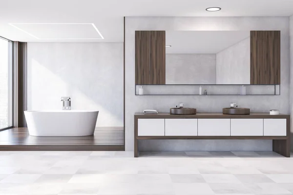 Salle de bain blanche et en bois intérieur, baignoire et lavabo — Photo