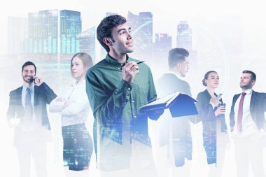 Şehirdeki genç iş adamlarından oluşan bir ekip bulanık bilgi arayüzü ile birlikte çalışıyor. Teknolojik girişim ve takım çalışması kavramı. Tonu ayarlanmış resim