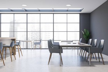 Gri duvarları, beton zemini, mavi sandalyeli kare masaları ve bulanık manzaralı pencereli modern panoramik restoranın içi. Tabureli bir bar. 3d oluşturma