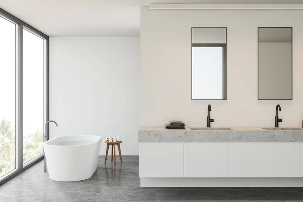 Innenraum Des Panorama Badezimmers Mit Weißen Wänden Betonboden Komfortabler Badewanne — Stockfoto