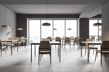Gri duvarları, beton zemini, sandalyeli ahşap masaları ve pencereye yakın tabureleri olan panoramik restoranın içi. 3d oluşturma