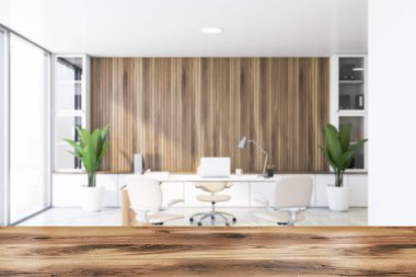 Ürününüz için bulanık panoramik Ceo ofisinde ahşap duvarlı, fayanslı zemin döşeli, ziyaretçiler için beyaz sandalyeli rahat bilgisayar masası. Reklam kavramı. 3D oluşturma maketi