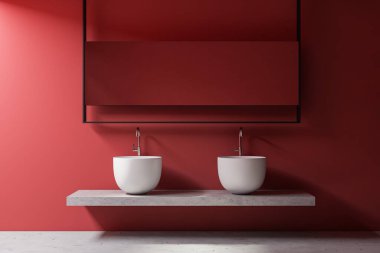 Parlak kırmızı duvarları, taş zemini ve büyük yatay aynası olan şık banyoda, taştan bir rafta duran büyük bir çift lavabo. 3d oluşturma