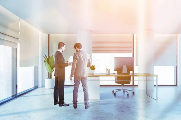 Two Managers Discussing Documents Spacious Panoramic Ceo Office White Walls — Stock Photo, Image