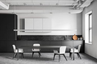 Beyaz ve gri duvarlı endüstriyel mutfak, beton zemin, beyaz dolaplı gri tezgah, beyaz sandalyeli uzun yemek masası. 3d oluşturma