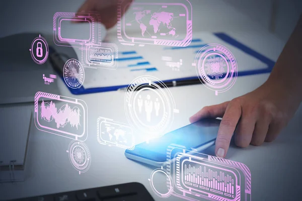 Finansal raporlu iş kadını elleri ve bulanık ofis masasında fütüristik HUD iş arayüzü ile çift pozlu akıllı telefon. Fintech kavramı. Tonu ayarlanmış resim