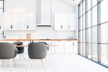 Geniş panoramik mutfak, beyaz duvarlar, ahşap zemin, beyaz mutfak tezgahları ve gri koltuklu ahşap yemek masası. 3d oluşturma