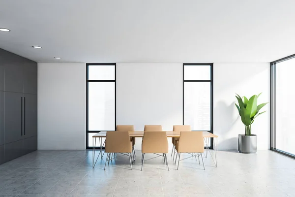 Interior Sala Jantar Minimalista Com Paredes Brancas Cinzentas Piso Azulejo — Fotografia de Stock