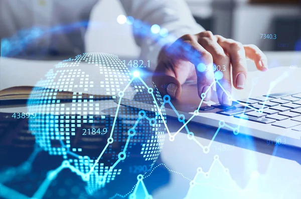 Las Manos Mujer Comerciante Escribiendo Teclado Del Ordenador Portátil Mesa — Foto de Stock