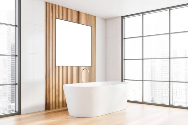 Roh Moderní Koupelny Bílými Dlaždicemi Dřevěnými Stěnami Dřevěnou Podlahou Pohodlnou — Stock fotografie