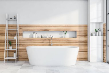 Beyaz ve ahşap duvarları olan şık minimalist banyonun içi fayanslı zemin, üzerinde raf olan rahat küvet ve güzellik ürünleriyle dolu dolap. 3d oluşturma