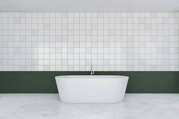 Beyaz Fayanslı Yeşil Duvarlı Beton Zeminli Rahat Küvetli Şık Minimalist — Stok fotoğraf
