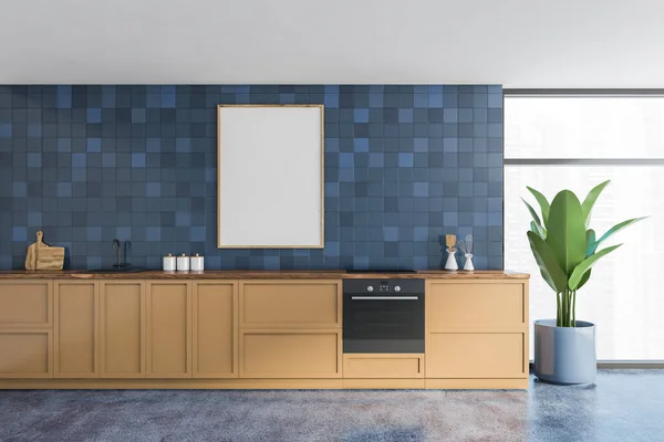 Interno Cucina Minimalista Con Pareti Blu Piastrellate Bianche Controsoffitti Beige — Foto Stock