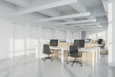 Modern endüstriyel tarzda beyaz duvarları, beton zemini ve sıra sıra bilgisayar tabloları olan açık uzay ofisinin köşesi. 3d oluşturma