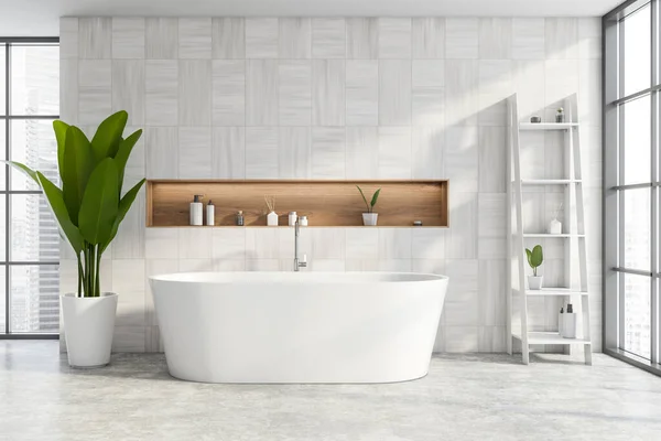 Interieur Eines Modernen Badezimmers Mit Weißen Holzwänden Betonboden Komfortabler Badewanne — Stockfoto