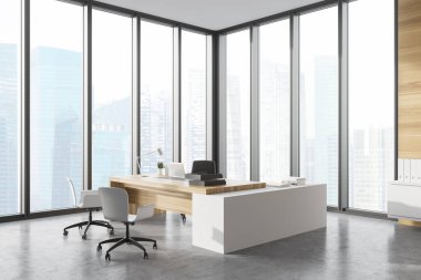 Beyaz ve ahşap duvarları olan panoramik CEO ofisinin köşesi, ziyaretçiler için sandalyeli ahşap bilgisayar masası ve bulanık tropikal manzaralı pencere. 3d oluşturma