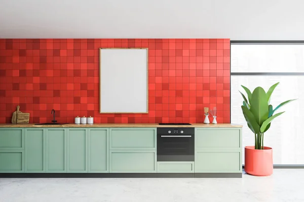 Interno Cucina Minimalista Con Pareti Rosse Piastrellate Grigie Pavimento Cemento — Foto Stock