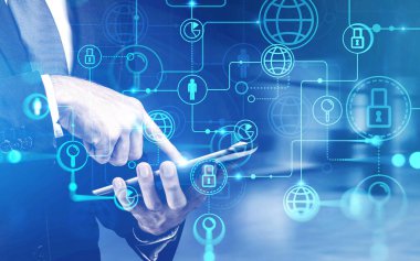 Bulanık odada akıllı telefon kullanan bir iş adamı. İnternetin yaratıcılığını ve internetteki iş arayüzünü iki kez kullanıyor. Tonu ayarlanmış resim