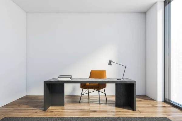 Innenraum Des Minimalistischen Ceo Office Mit Weißen Wänden Holzboden Panoramafenster — Stockfoto