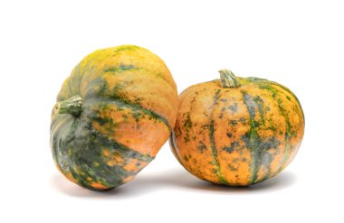 beyaz zemin üzerinde olgunlaşmış kabak