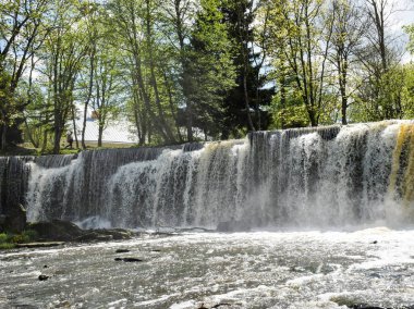 Keila, Estonya 'da küçük güzel bir şelale. Uzun Pozlandırma