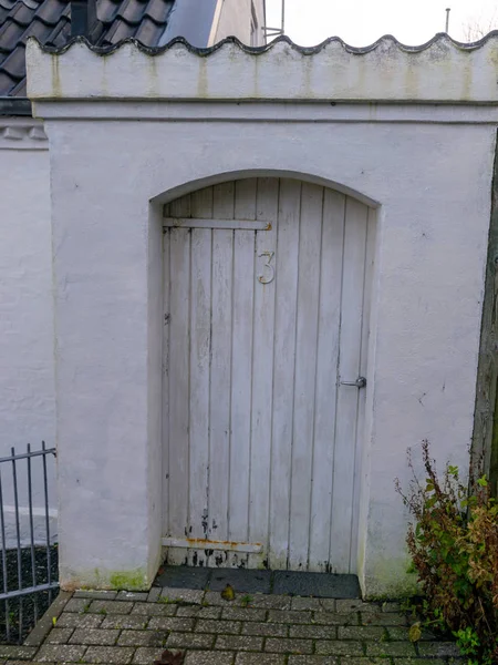 Imagen Con Puerta Madera Blanca — Foto de Stock