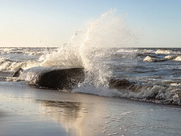 Landskap med steniga havet kust, — Stockfoto