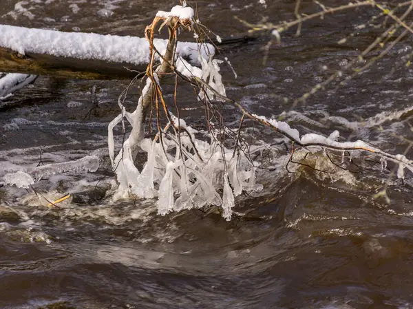 Image Avec Diverses Formations Glace Sur Fond Rivière Floue Écoulement — Photo