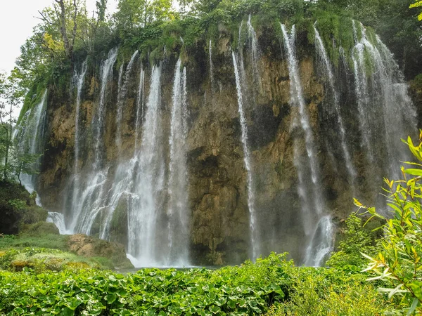 Beautifull Waterfalls Streams Crystal Clear Water Plitvice Lakes National Park — Stock Photo, Image