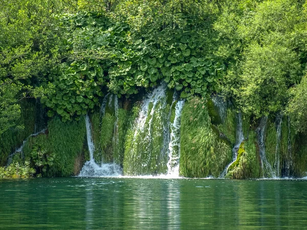 Beautifull Waterfalls Streams Crystal Clear Water Plitvice Lakes National Park — Stock Photo, Image