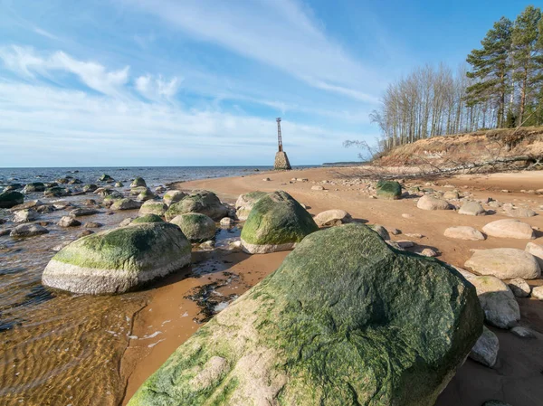 Přímořská Pláň Zelenými Kameny Popředí Vidzeme Stony Seashore Lotyšsko — Stock fotografie