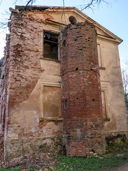 Uitzicht Het Oude Augstroze Landhuis Half Vernielde Kant Van Rode — Stockfoto