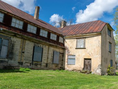 güzel güneşli bahar manzarası malikanesi, Liepa malikanesinin eski malikanesi, Liepas bölgesi, Priekuli bölgesi, Letonya