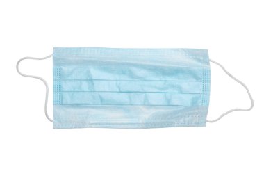 Grip ve koronavirüse karşı korunmak için tıbbi maske rengi. Cerrahi koruyucu maske. Beyaz arka planda tıbbi solunum bandajı var. Virüs ve salgın COVID-19 'un yayılmasının önlenmesi.