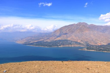 Özbekistan 'daki Taşkent yakınlarında Charvak su deposu