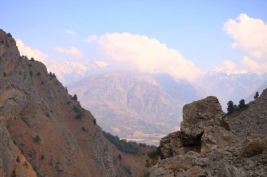 Ugam-Chatkal Milli Parkı 'ndaki Batı Tian Shan Dağları