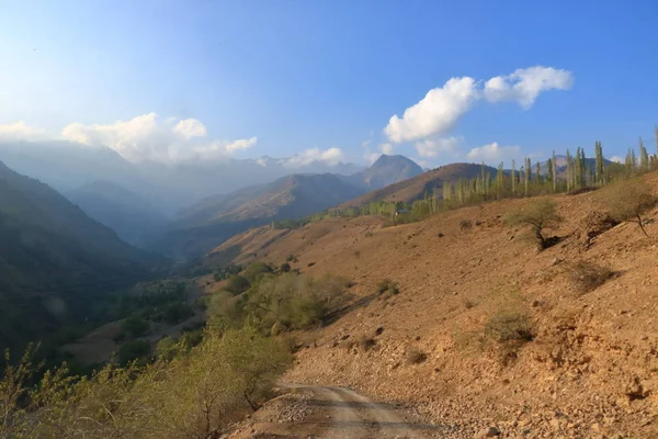 Western Tian Shan mountains in Ugam-Chatkal National Park — Stock Photo, Image