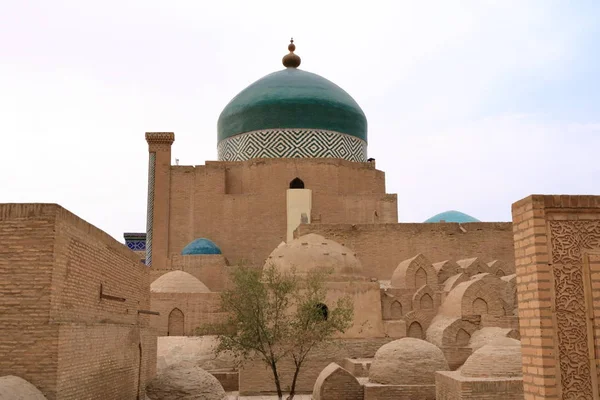 Ислам Ходжа Минарет (символ города). Хива, Узбекистан, Центральная Азия . — стоковое фото
