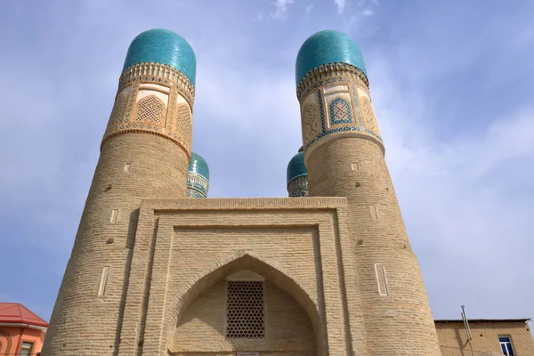 Chor Minor lub Madrasah of Khalif Niyaz-kul w Bucharze, Uzbekistan. — Zdjęcie stockowe