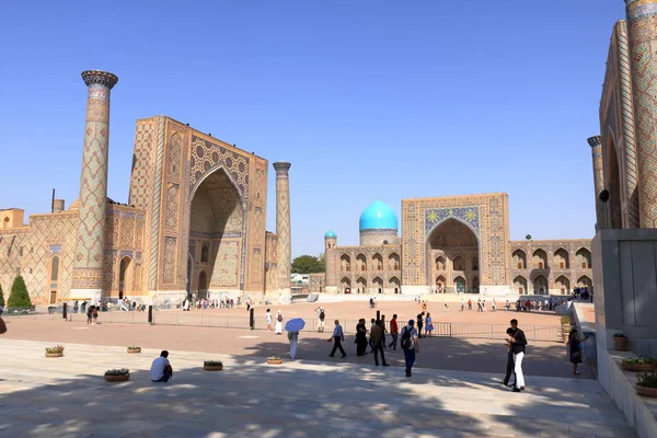 Samarcanda, Uzbekistán: El Registán, el corazón de la antigua ciudad de Samarcanda - Uzbekistán — Foto de Stock