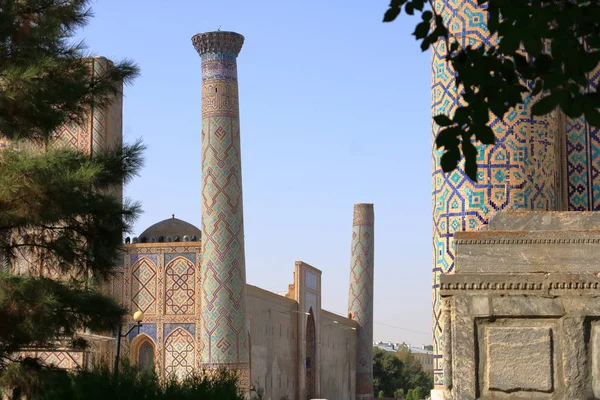 Samarkand, Uzbekistan: Registan, hjärtat av den antika staden Samarkand - Uzbekistan — Stockfoto