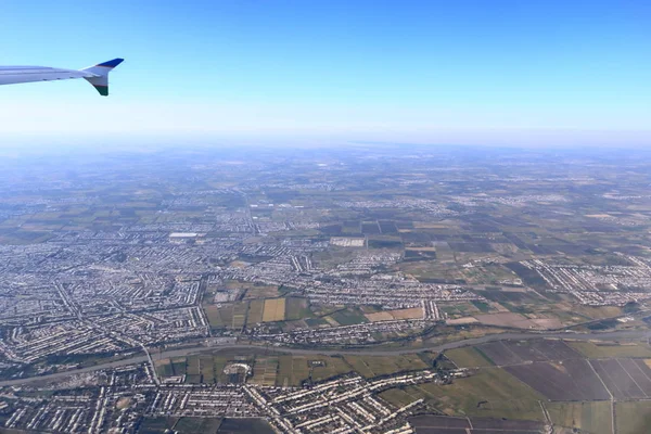 City antenn Utsikt från airplaine i Urgench, Uzbekistan — Stockfoto