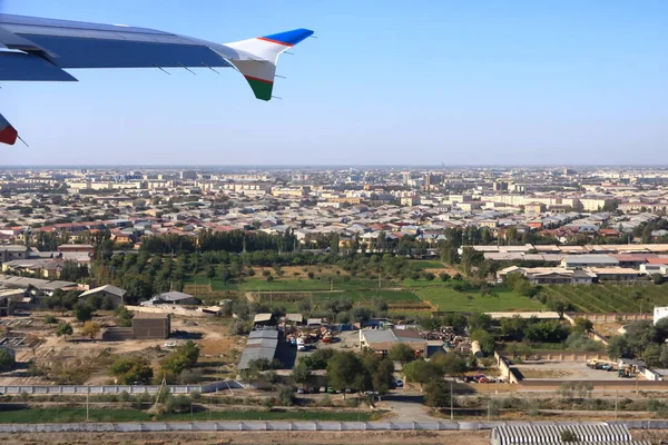 Vista aérea da cidade de airplaine de Urgench, Uzbequistão — Fotografia de Stock