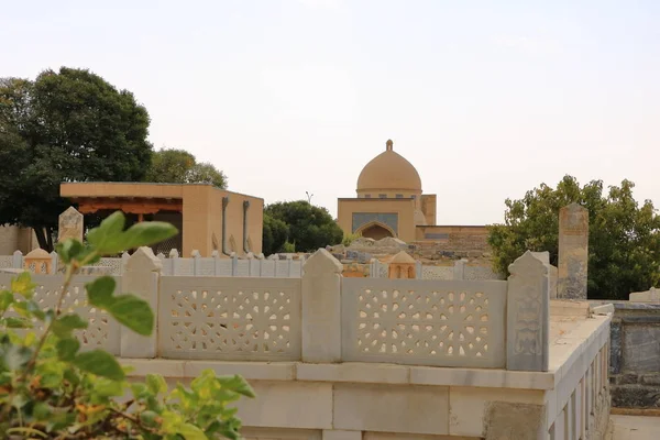 O COMPLEXO MEMORIAL de BAHAUDDIN NAQSHBANDI (1318-1389), é um centro de peregrinação, uma vez que foi adorado não só em Bucara, mas também em todo o mundo islâmico. . — Fotografia de Stock