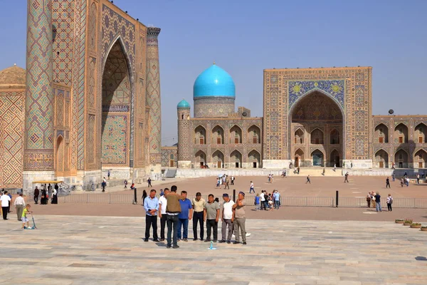 Samarcanda, Uzbekistán: El Registán, el corazón de la antigua ciudad de Samarcanda - Uzbekistán — Foto de Stock