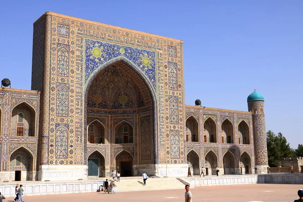 Samarkand, Uzbekistan: The Registan, the heart of the ancient city of Samarkand - Uzbekistan — Stock Photo, Image